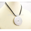 Collier pendentif rond en acier inoxydable en chaîne à corde